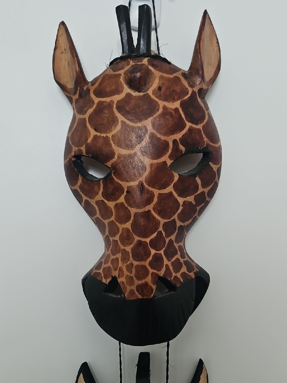 Hand Carved Giraffe Zebra Leopard Masks - Made In Kenya - Decorative Wall Decor - Picture 3 of 5